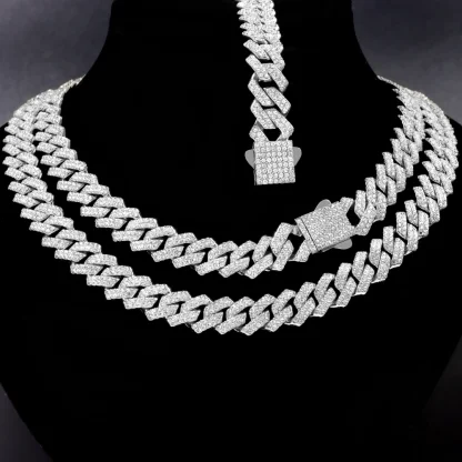Bold Chain Necklace with Diamond-like Design - Image 4